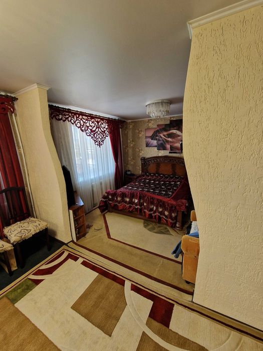 Продам 5-ти комнатную квартиру.