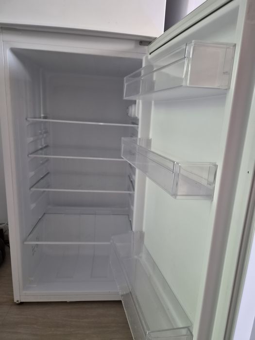 Продавам хладилник