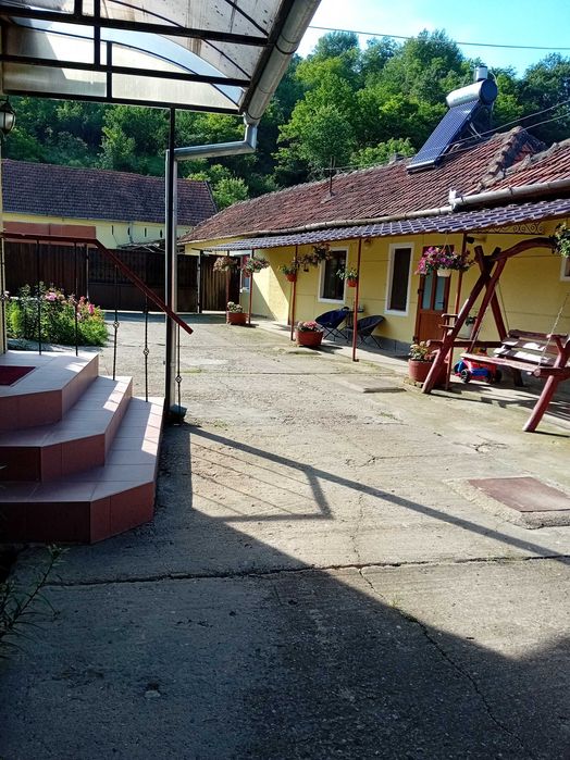 Casa de vanzare în Vețel