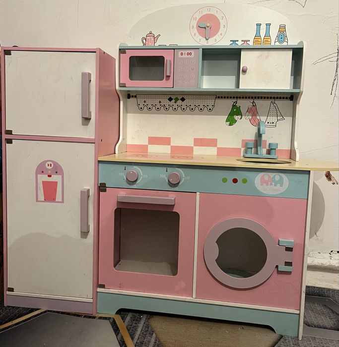 Деревянная кухня срочно продам