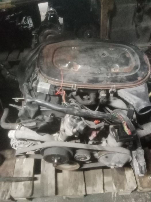 Авто разбор Мерседес 124 бампера салоны .