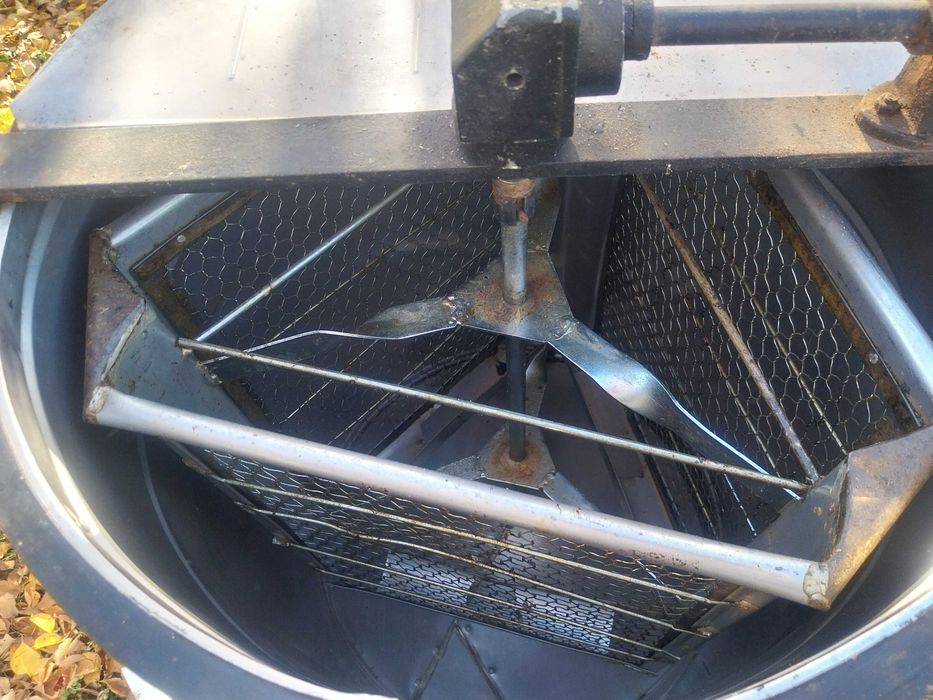 пчеларска центрофуга