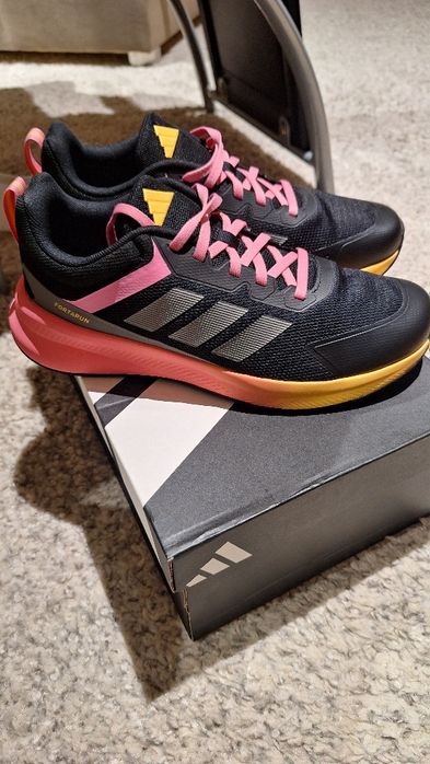 Маратонки ADIDAS 40€