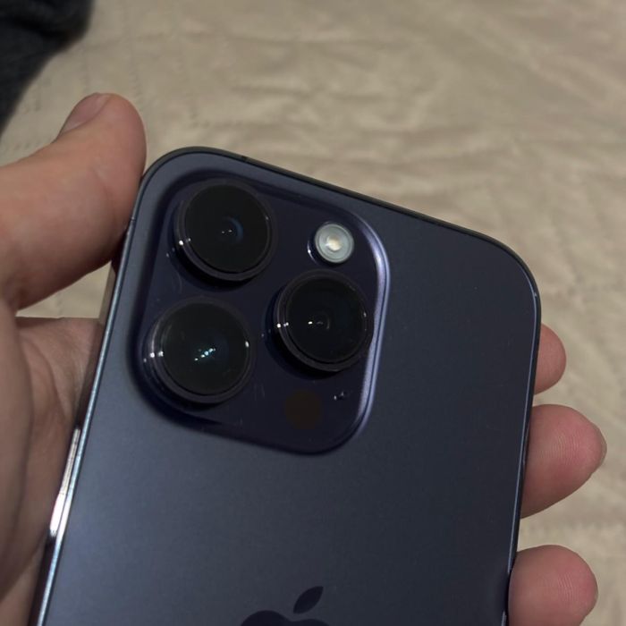 IPhone 14 pro deep purple