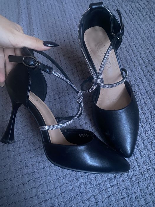 Продам элегантные вечерние туфли срочно!!!