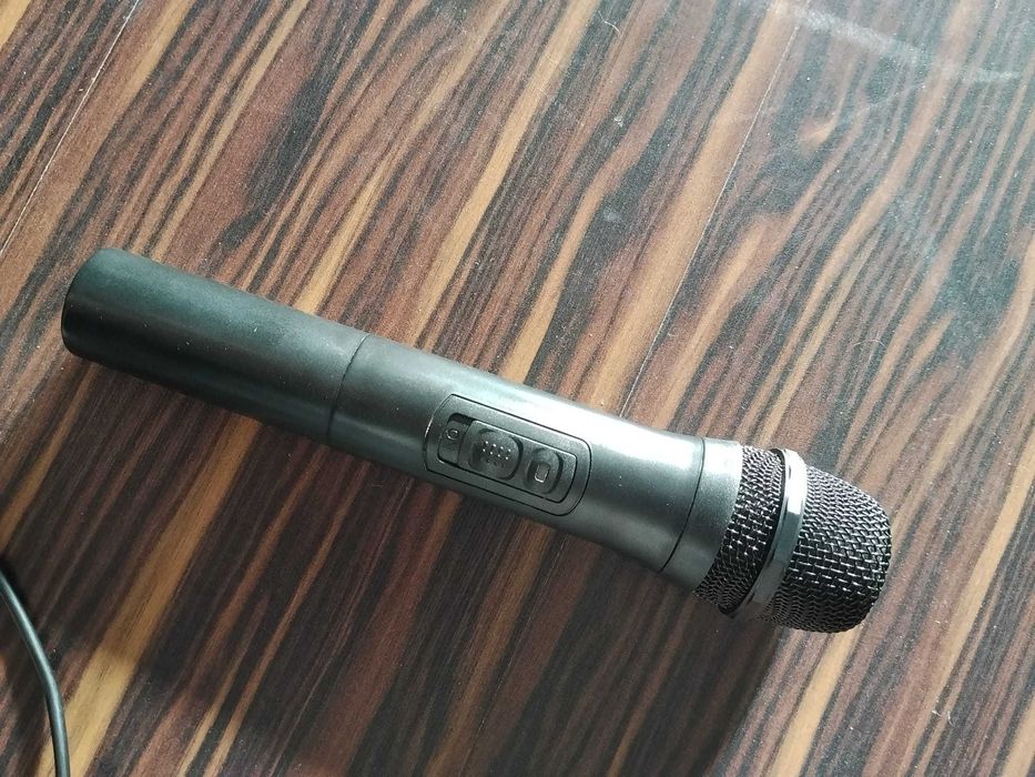 AKAI boxa cu luminite, radio, chitara, microfon, karaoke