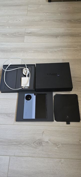 Vivo X Fold 2 в отличном состоянии