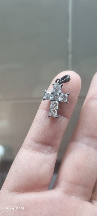 Сребърно кръстче и сваровски