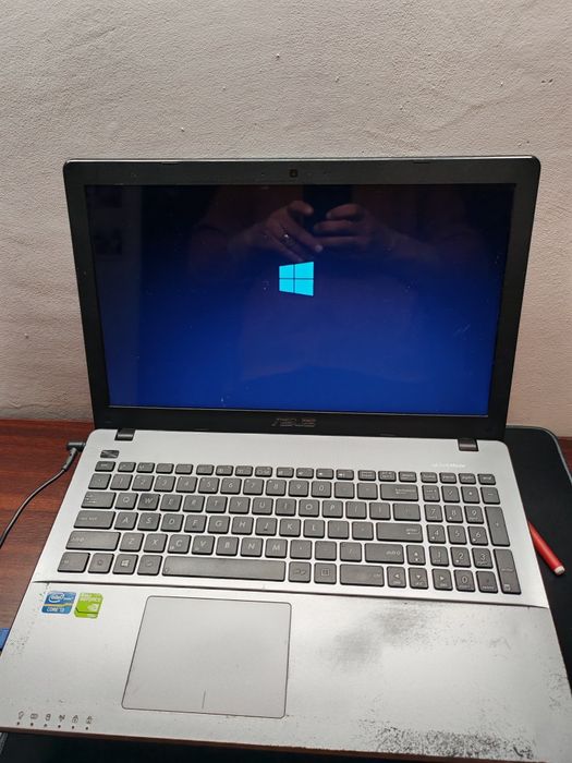 Laptop Asus x550 c pentru piese