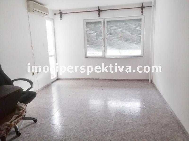 Продава се Тристаен апартамент в Пловдив, Център - 80 кв.м за 1850 €/кв.м - Снимка #2