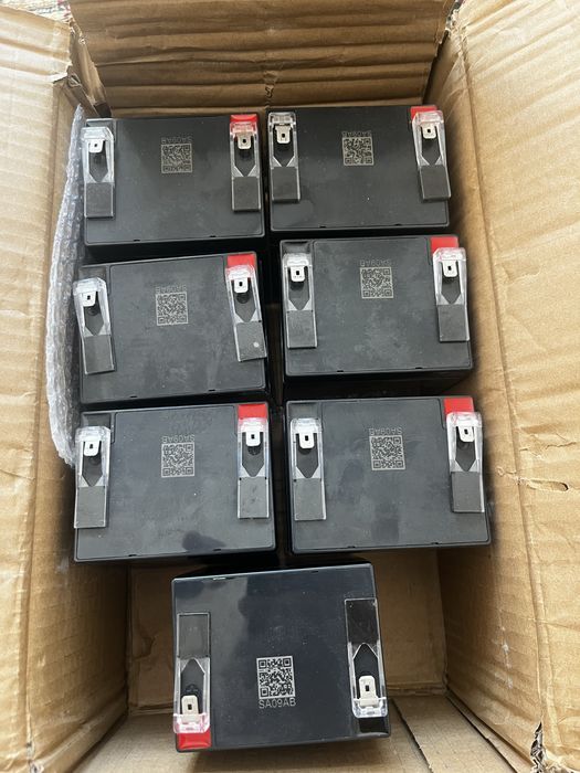 Продам аккумулятор 12вольт