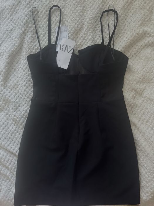 Rochie neagra Zara