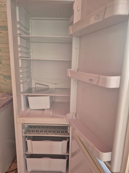 Продам холодильник