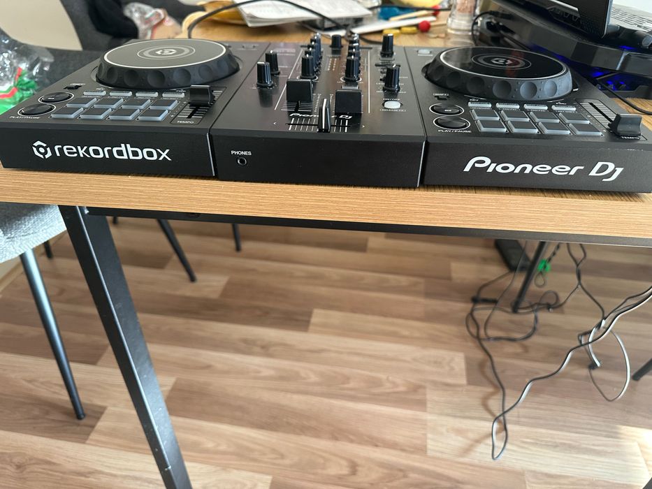 DJ контролер Pioneer DJ DDJ-400 – много запазен