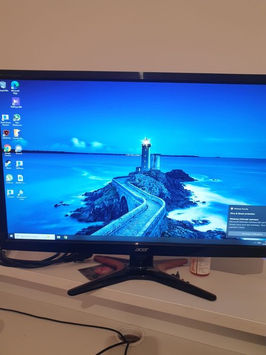 Vand pc low gaming sau pe piese