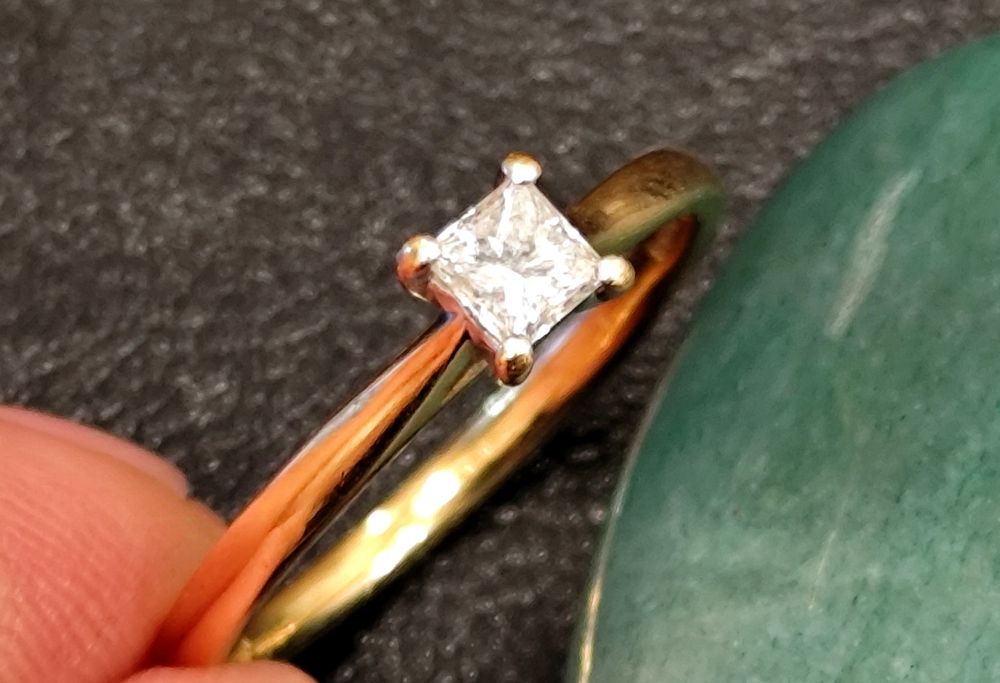 Златен Пръстен 18к / Диамант 0,24ct / F /