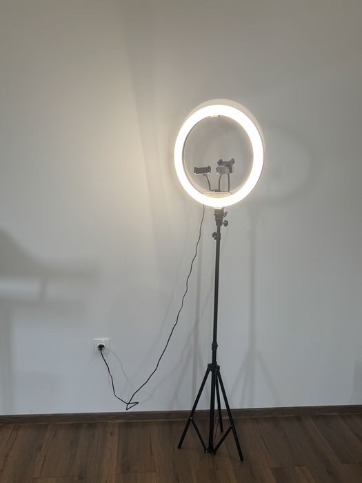 Vand scaun machiaj si lampa