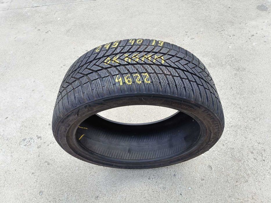 O anvelopa iarna 245 40 19 bridgestone blizaak Lm 005 profil de 7,5 mm 4622