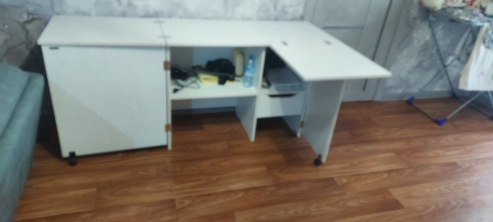 Продам швейный стол