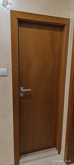 Интериорни врати -масивни, без забележки