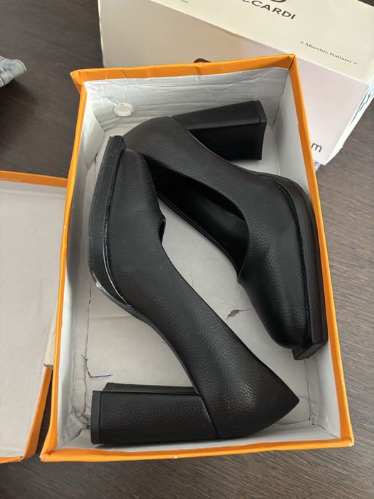Продам женскую обувь