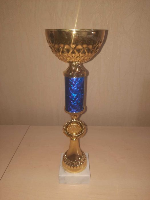 Спортивные Кубки и Медали