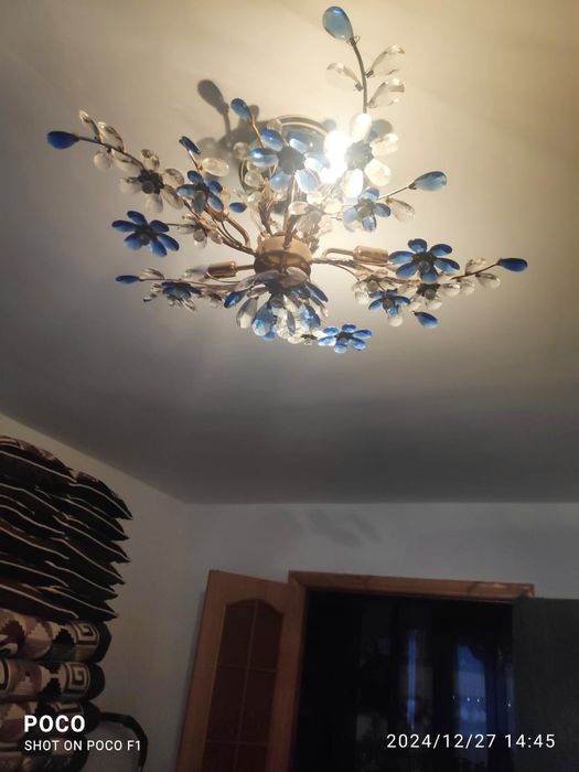 Люстра в хорошем состоянии