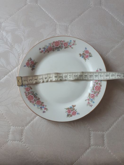 Тарелка фарфоровая