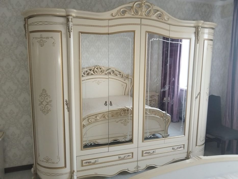 Спальный гарнитур