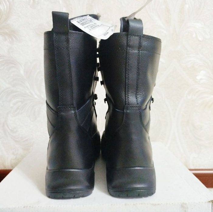 Продам берцы зимние