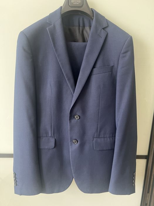 Продам классический  костюм тройка