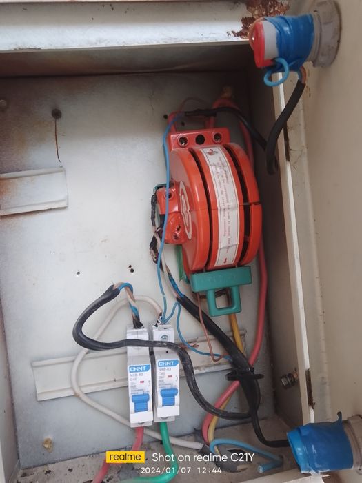 Elektirik xizmatlari sifatli