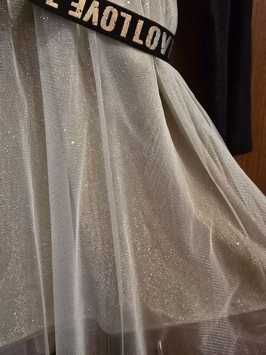 Платье стильное на девочку