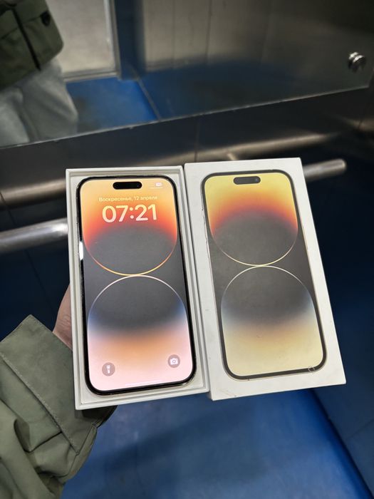 Продам Айфон 14 про