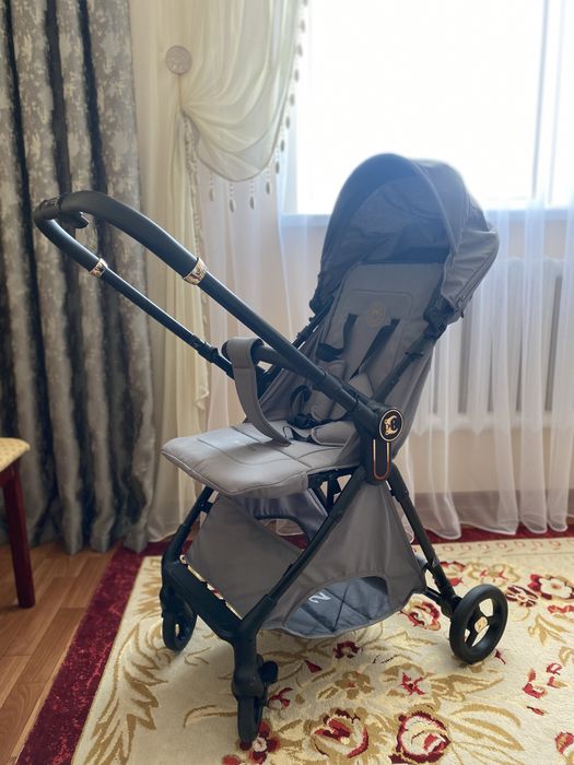 Продам коляску с перекидной ручкой