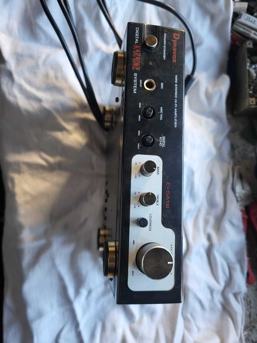 Китарен усилвател Dynavox