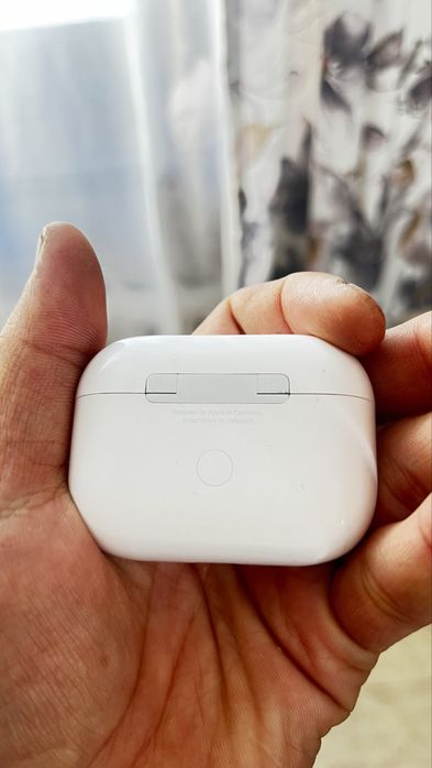 Продам air pods 2 pro оригинал