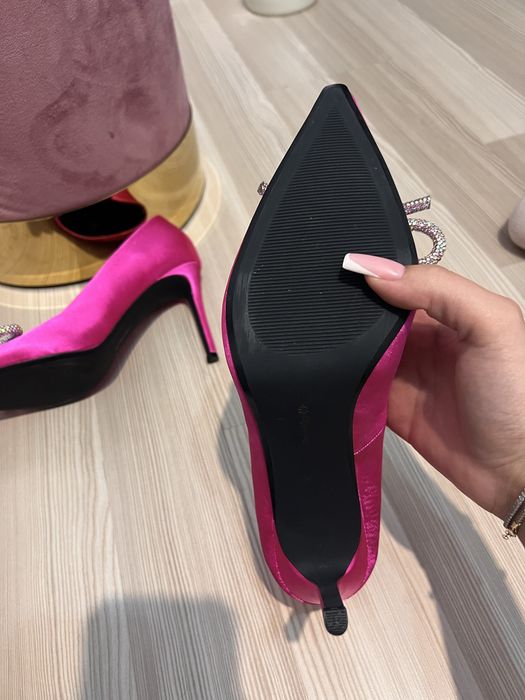 Pantofi cu toc stiletto