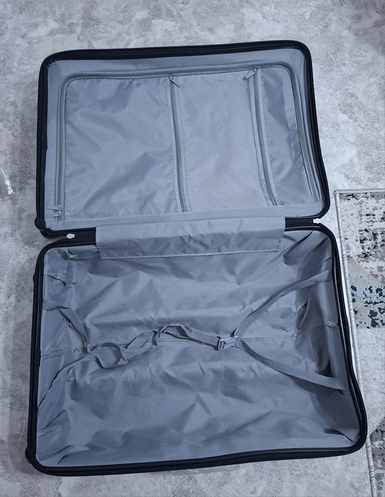 Продам большой чемодан