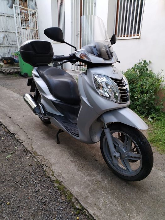 Maxiscuter scuter Malaguti Password 250 ( Yamaha)
