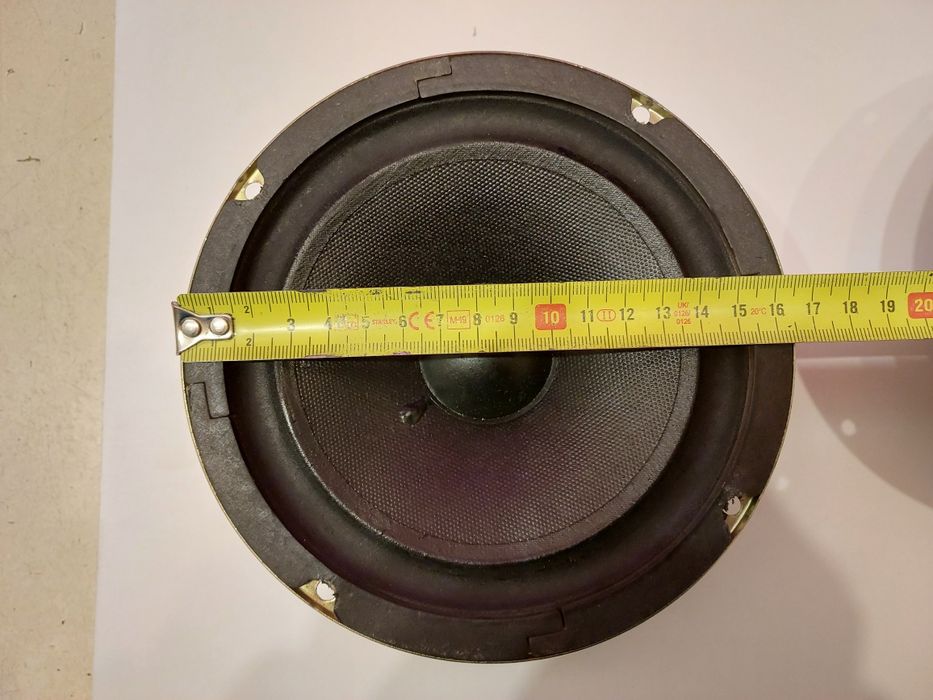 Difuzoare Taiwan. 100 lei ambele.Diametru 16,5 cm. Perfect funcționale