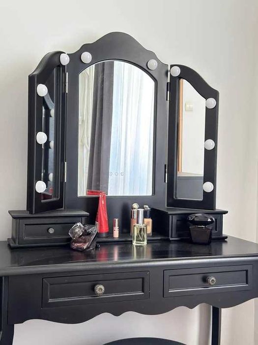 Masă make-up cu oglindă LED și 4 sertare – negru mat