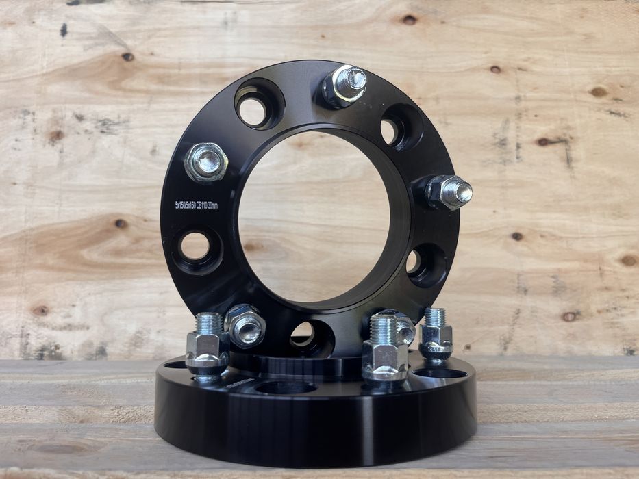 Фланци за Тойота Лексус 30mm 110.1 5x150 Flanci Tundra Sequoia LC200