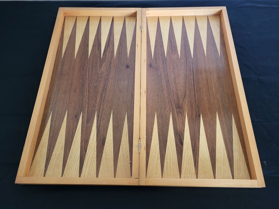 #2 Стар дървен шах