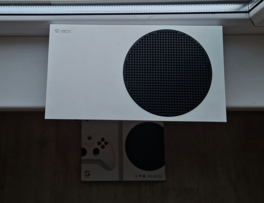 Продам Xbox siries s