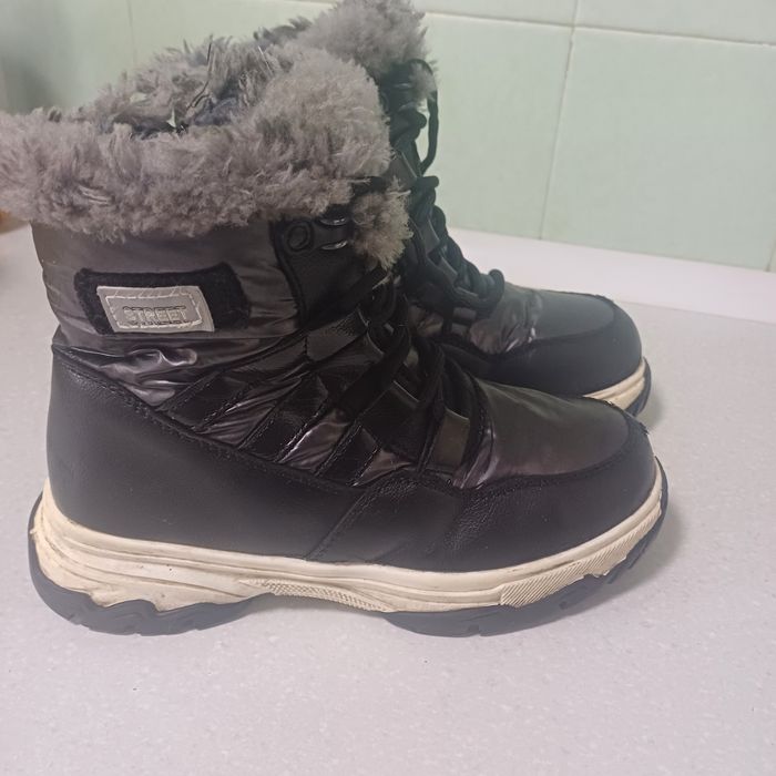 Продам детские сапожки