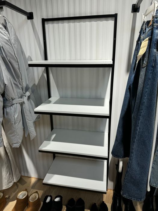 Стеллжи для бутика