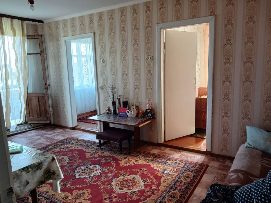 Продам 4 комнатную квартиру