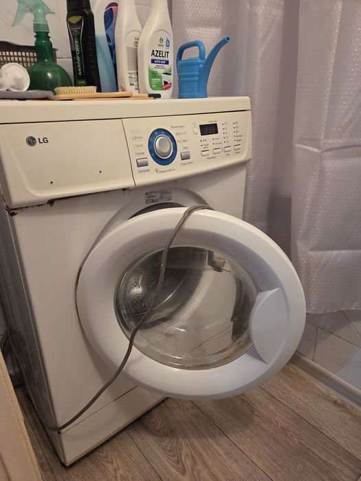 Продам угловой диван,шкаф