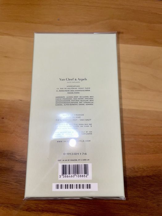Продавам дамски парфюм Van cleef oud blanc
